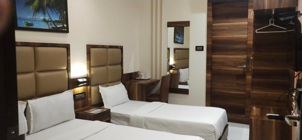 Hotel Meriton Mumbai International Airport T-2 Exterior foto